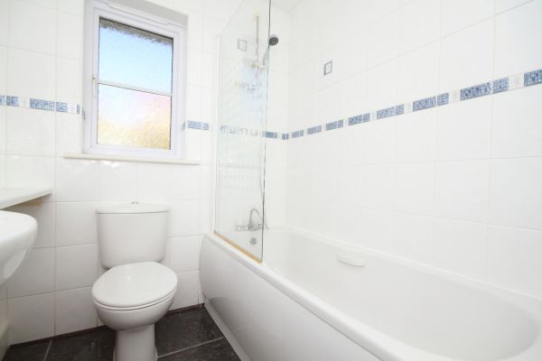 Shower Window Replacement in Elk Grove